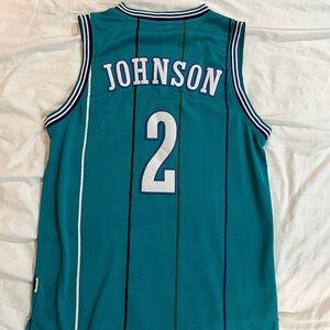 Mitchell and Ness, Larry Johnson Charlotte Hornets jersey (medium)